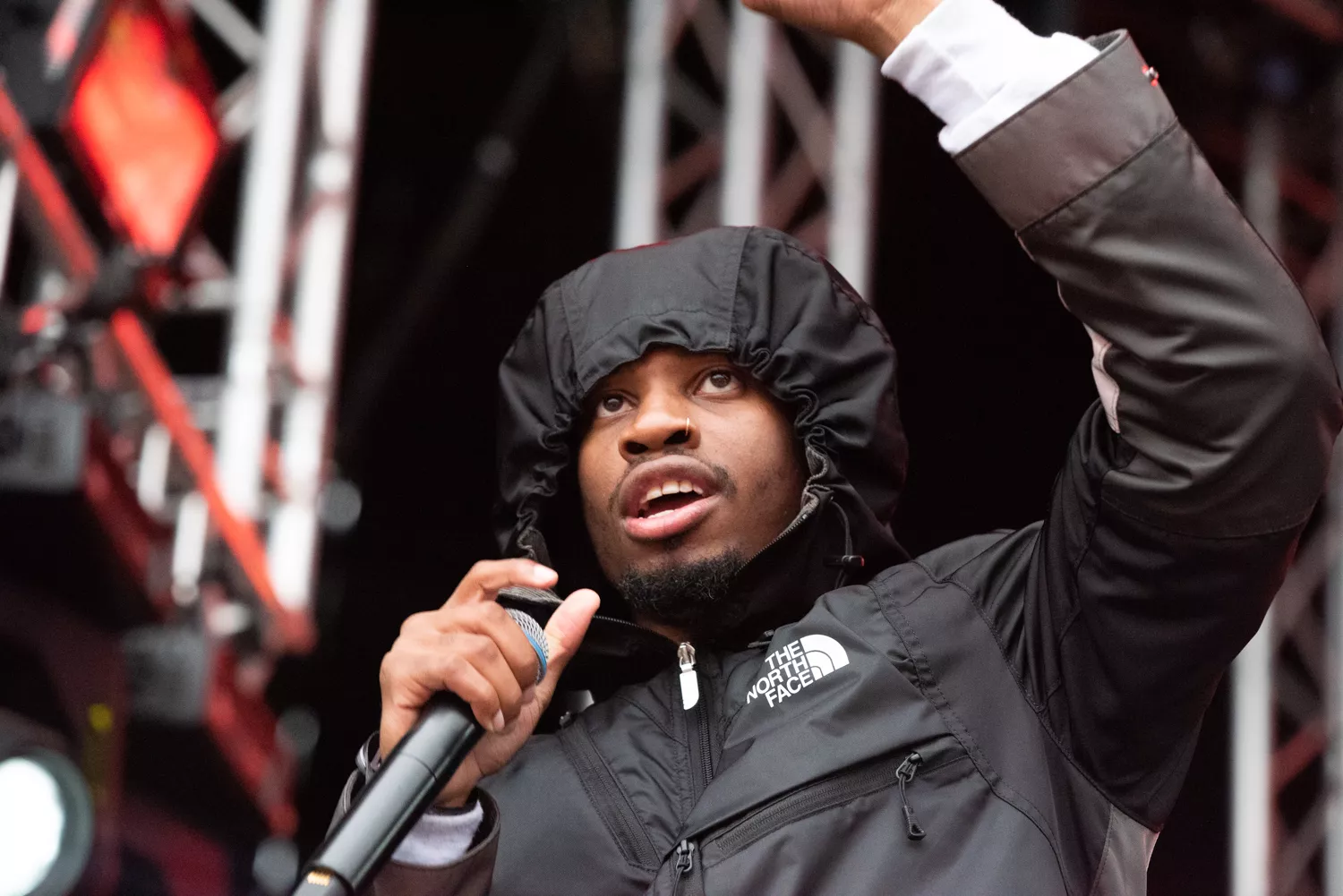 Veloplagt Denzel Curry blæste på regnvejret