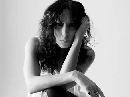 Popkollo Madame går av stapeln i april