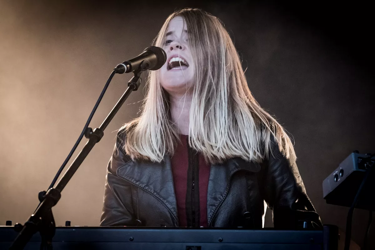 Seksstjernede Anna von Hausswolff gæster Danmark