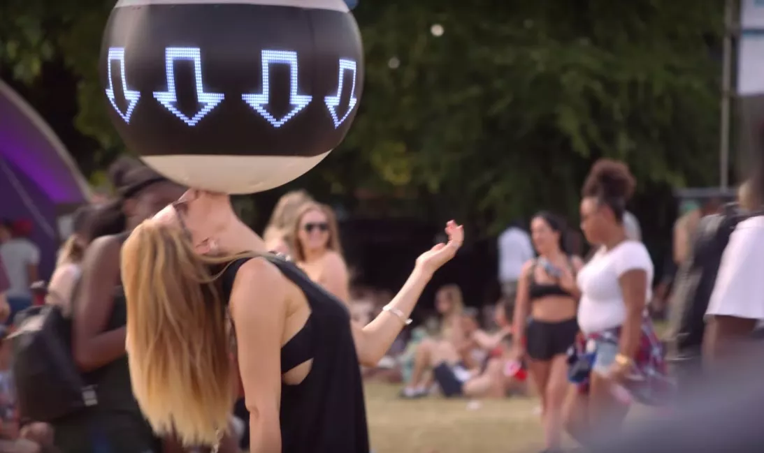 Hitta dina festival-vänner med luftskeppet Friend Finder