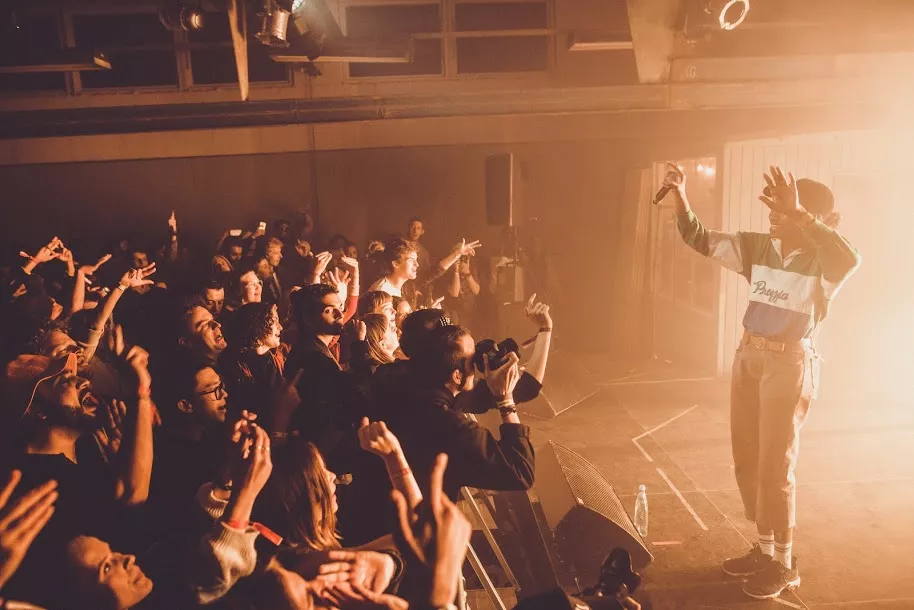 Little Simz holder stor fest