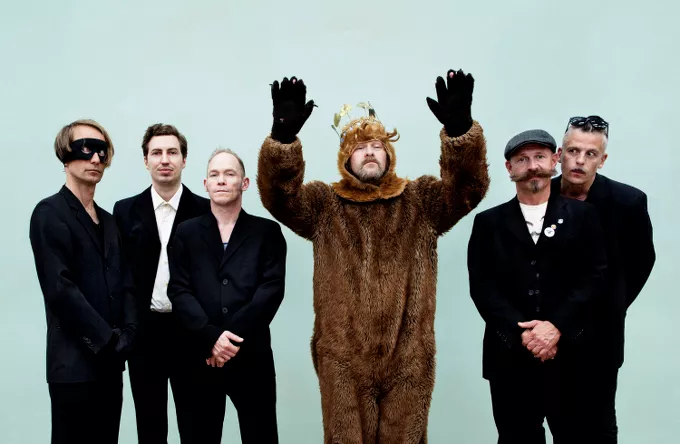 Kommer inn som erstatter på Roskilde Festival