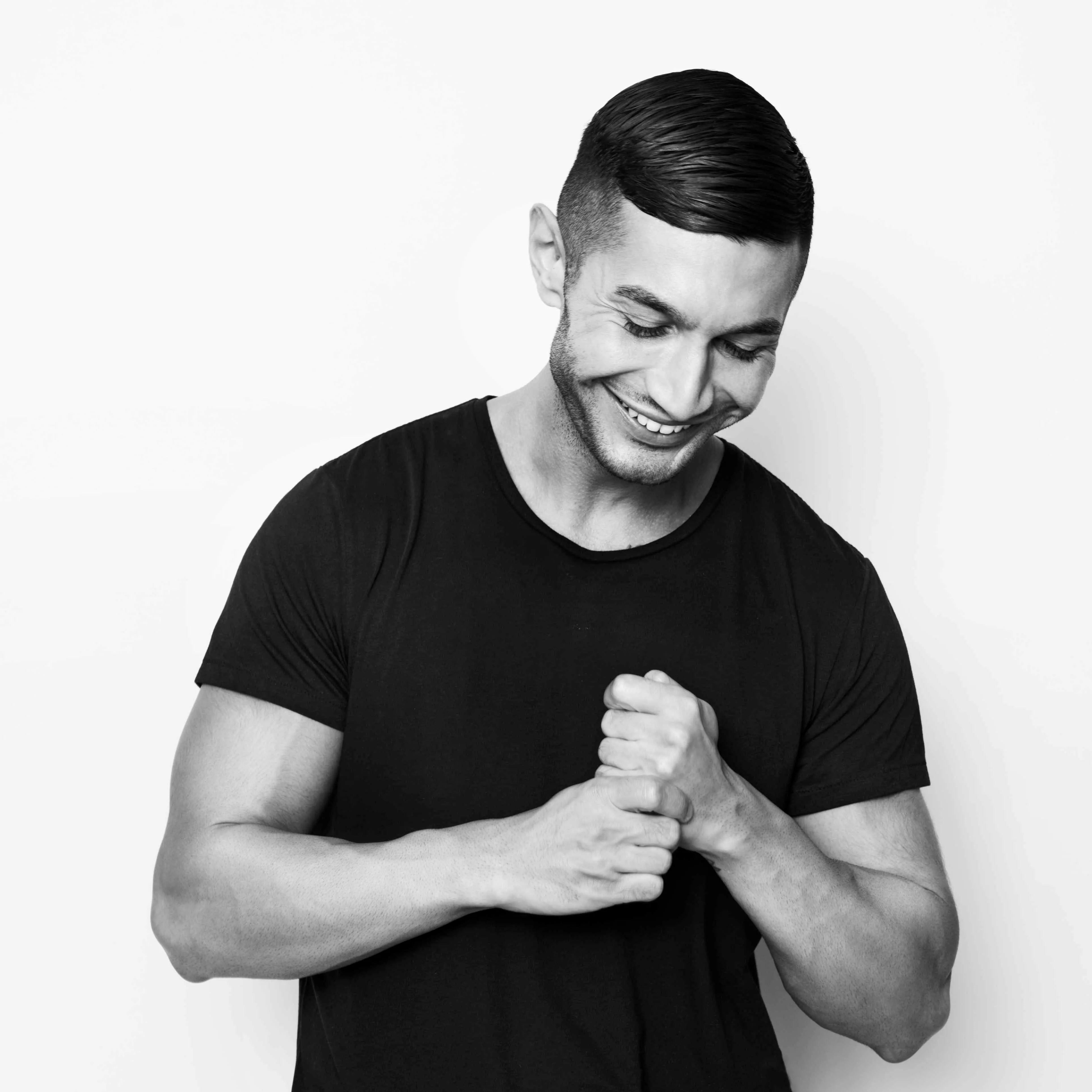 Burhan G viser hud i ny video