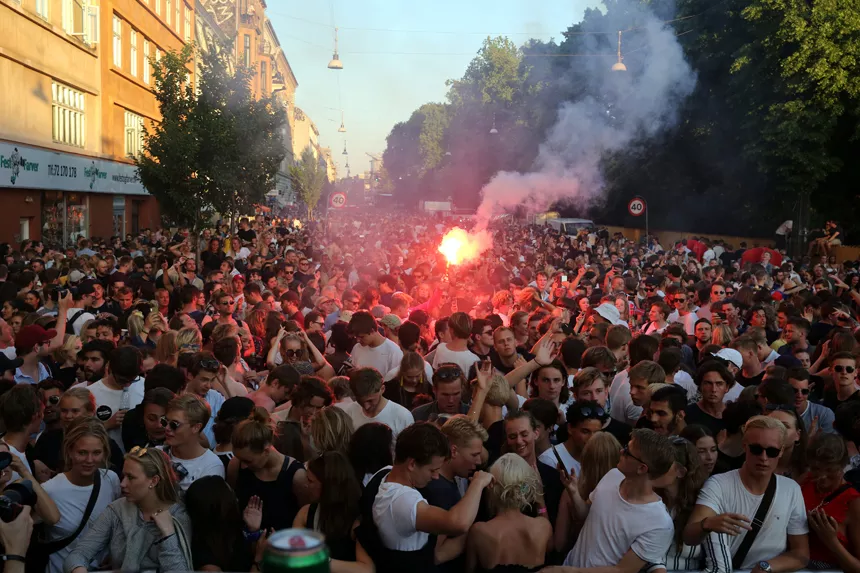 Stor fotoserie: Så er Distortion i gang!