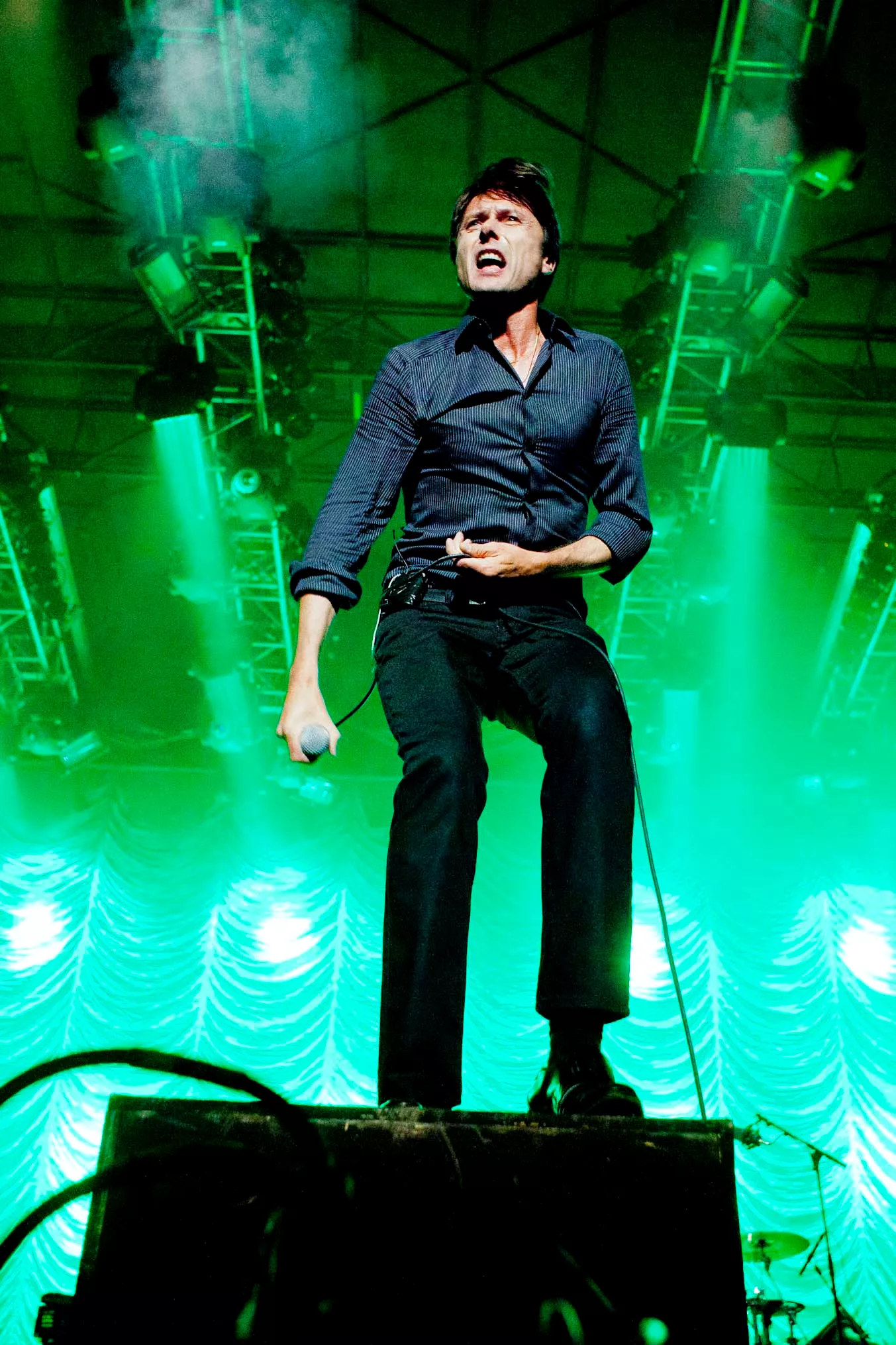 Suede udgiver første nye sang i ti år