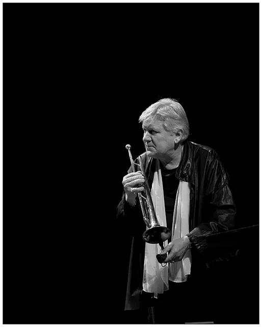 ANMELDELSE: Mesterligt møde i jazzballadernes tågede landskab