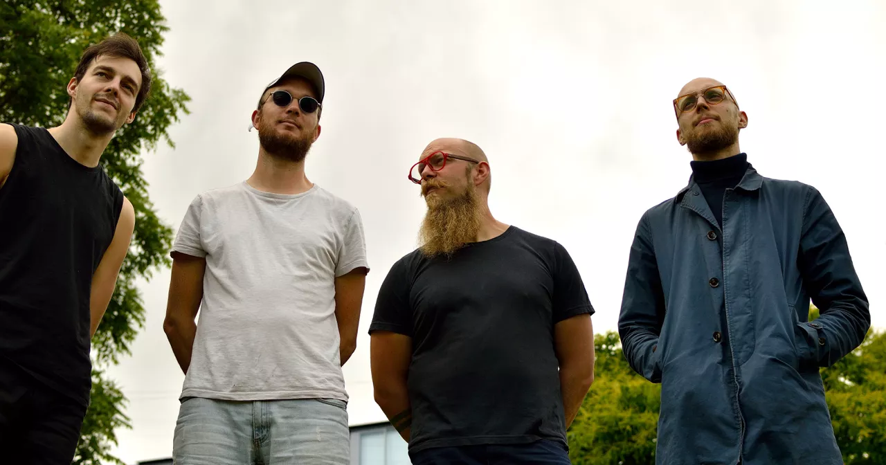 Dybt ind i det omsluttende lydunivers