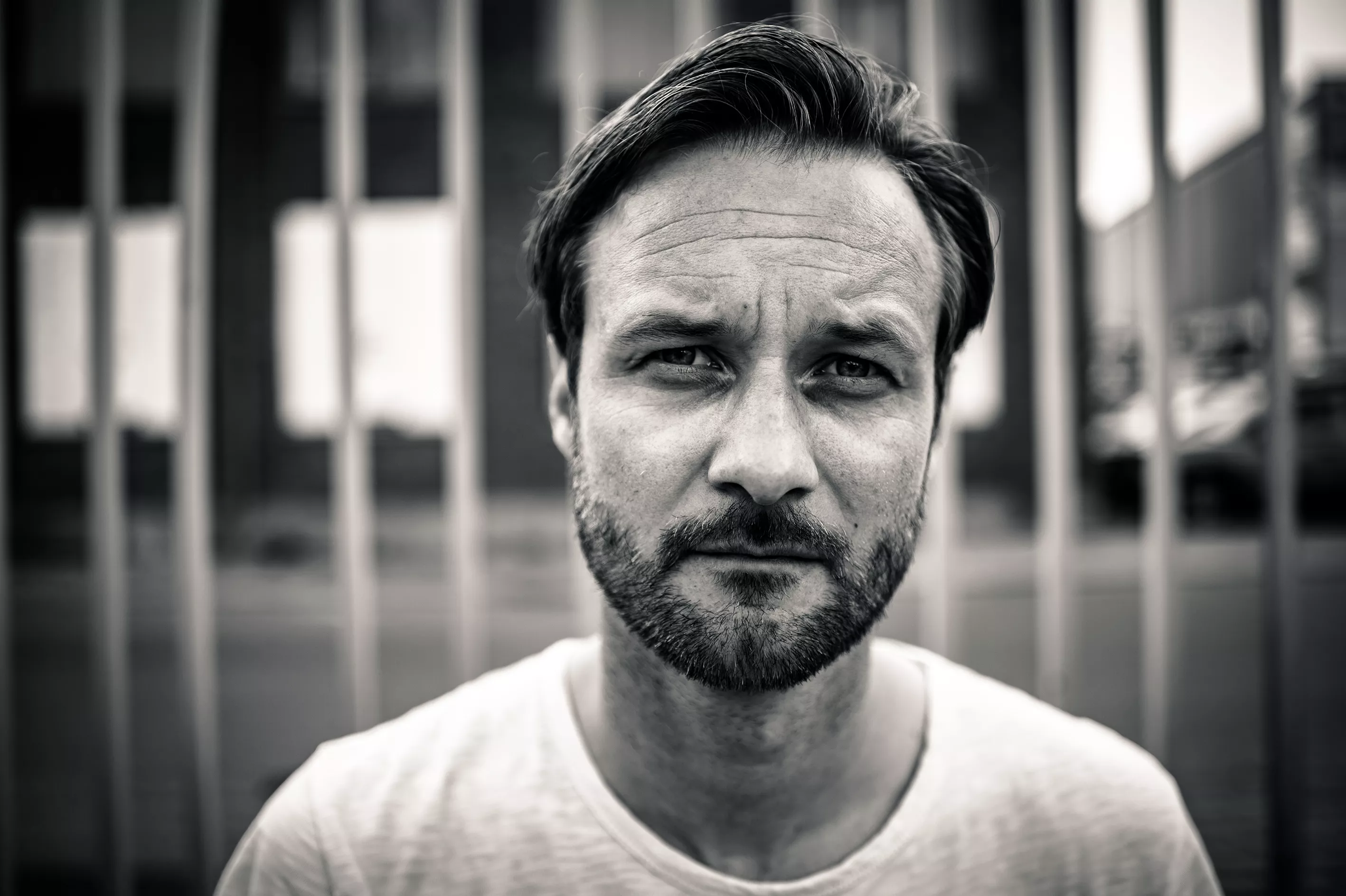 ANMELDELSE: Kaptajnen sætter kurs mod det sikre og moderate hav 