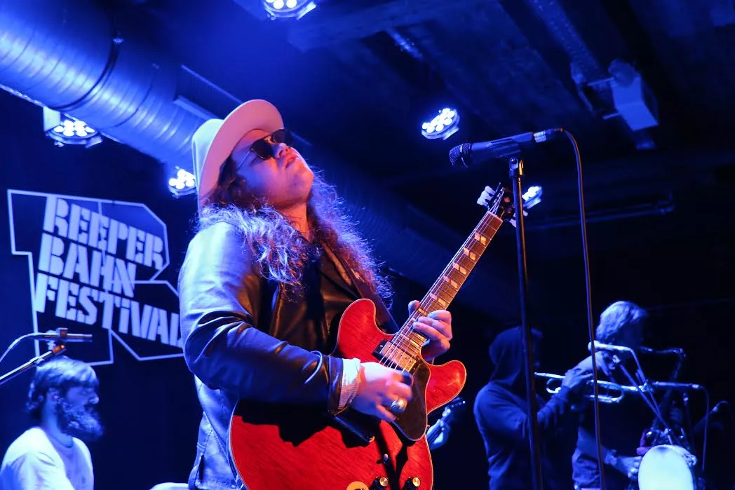 Reeperbahn Festival fredag: Danserock, sort stemme og en 2005-klassiker