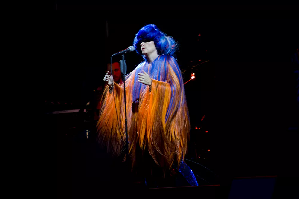 Björk närmar sig Sverige