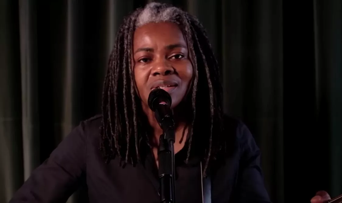 Se Tracy Chapman synge "Talkin' 'Bout a Revolution" på Seth Meyers