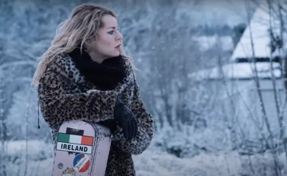 PREMIÄR: Clare Cunningham – Broken Train