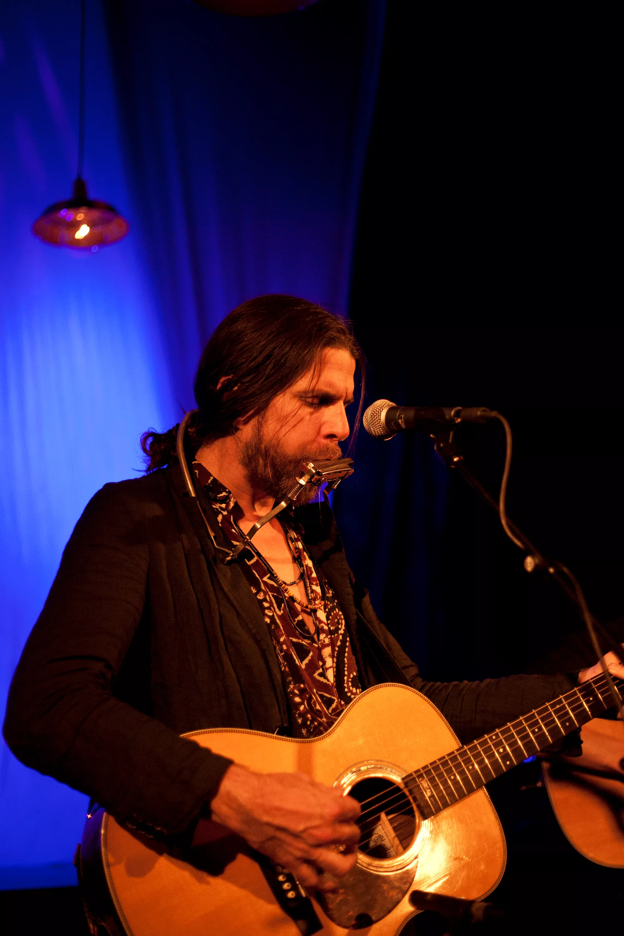 Jonathan Wilson giver gratis intimkoncert 