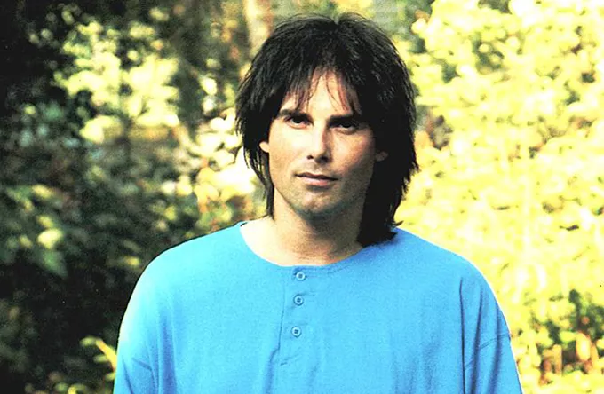 Survivor-sanger død