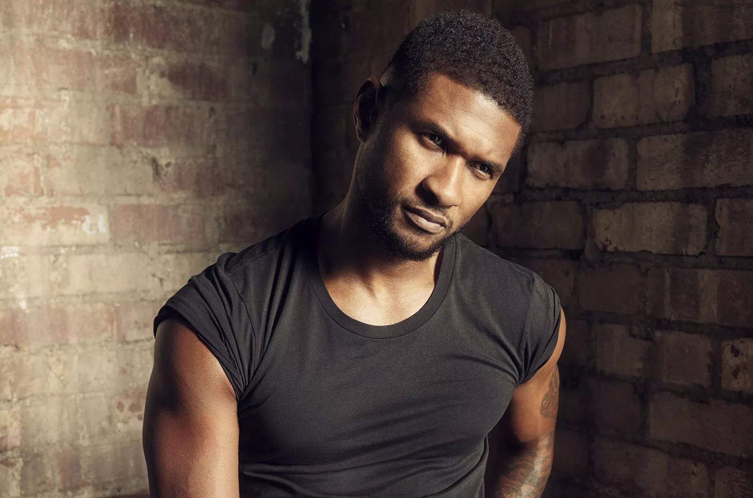 Usher annoncerer nyt album