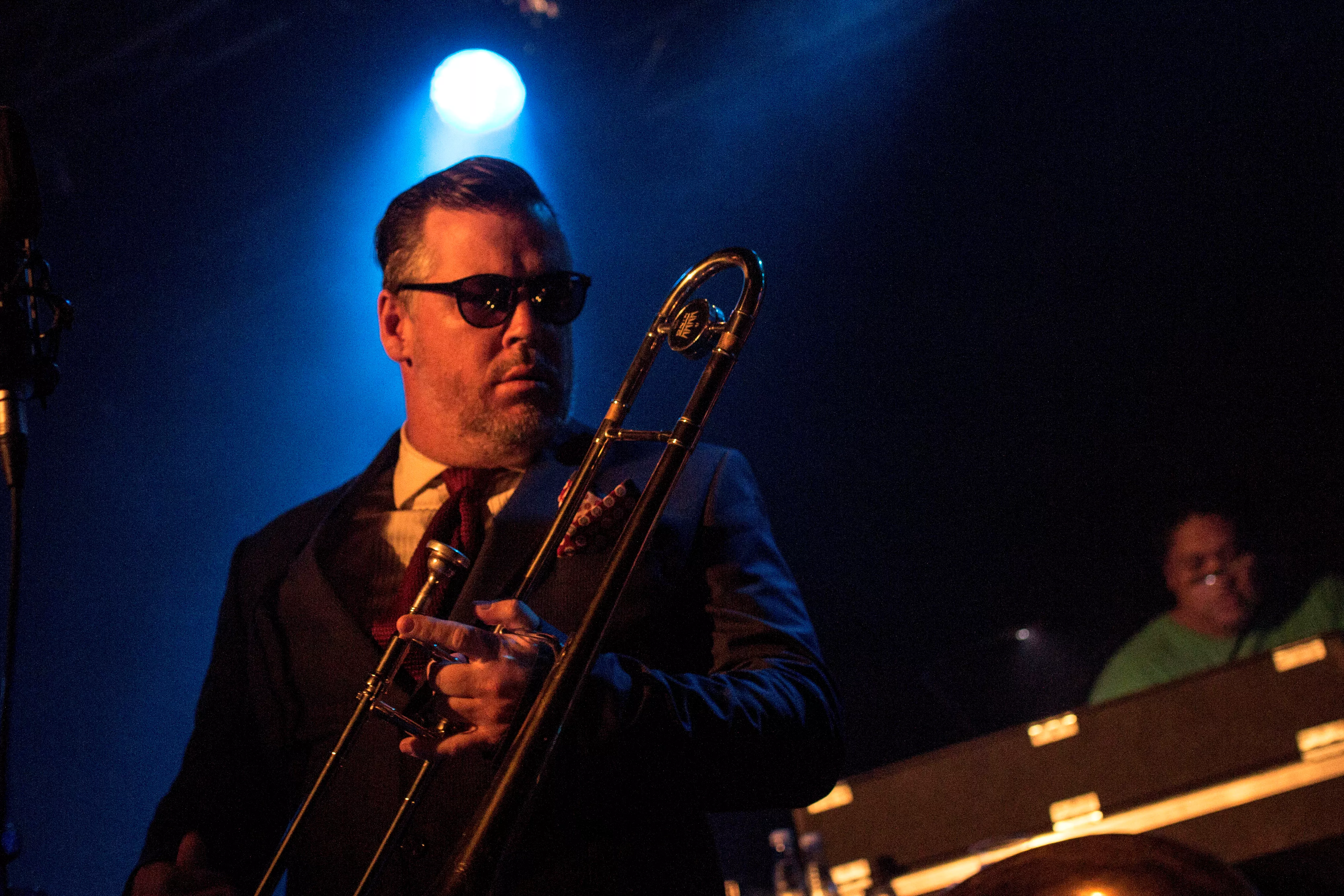 Sved & groove + sprukken messing