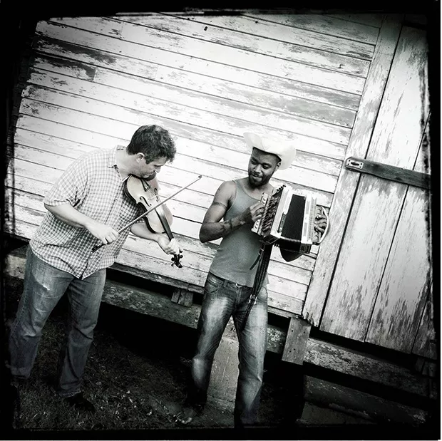 Dirk Powell: Det er ingen skam at vælge musikken fremfor rampelyset