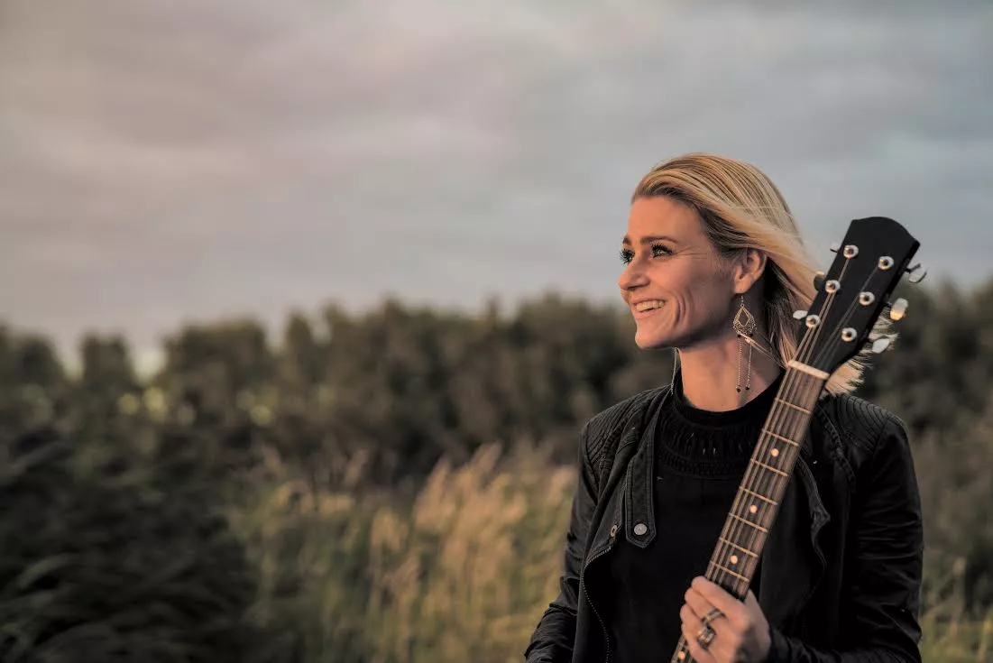 ANMELDELSE: Fra bluesrock til country og en bardisk i New Orleans