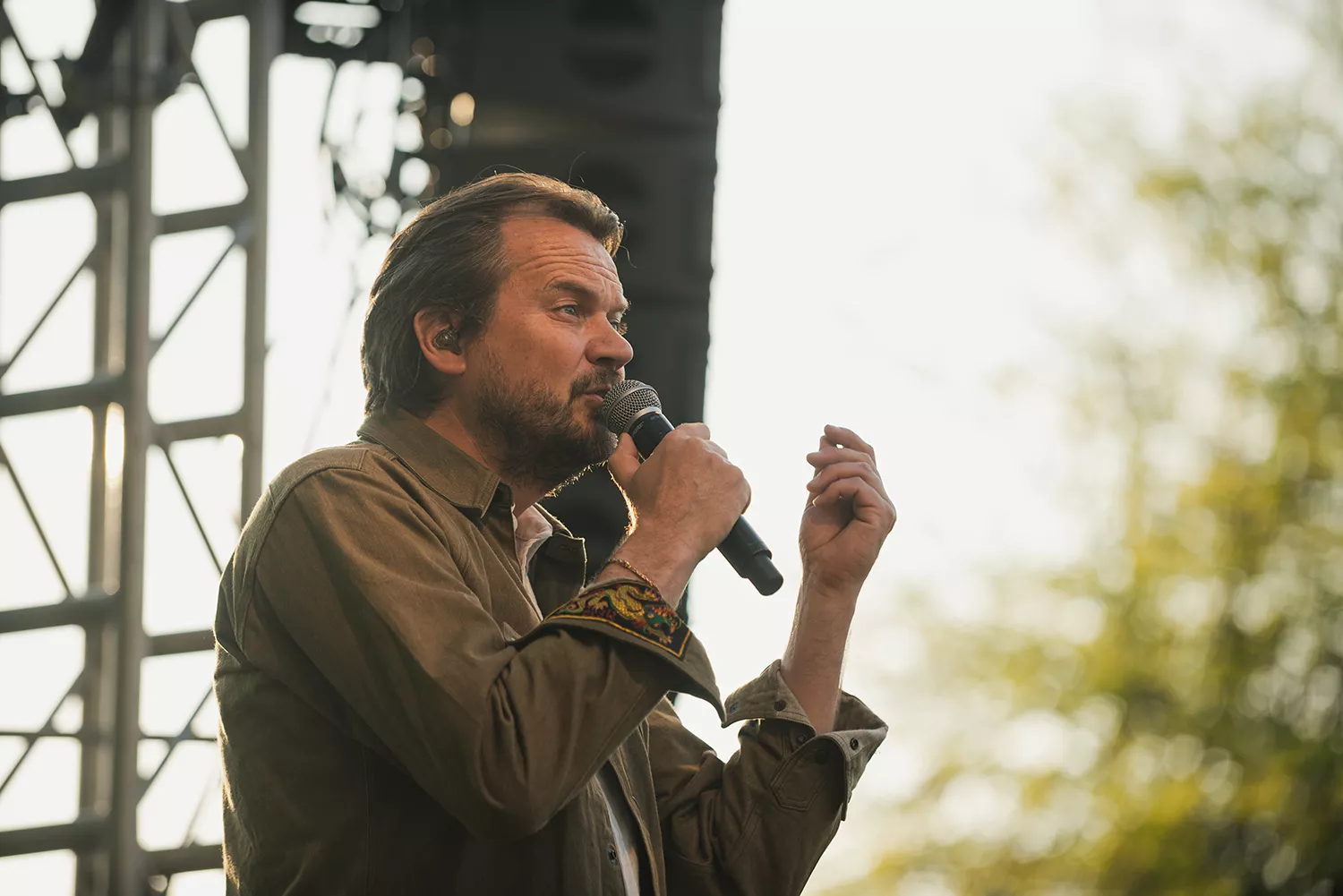 Sommer er kommunikator for verdens finurlige facetter 