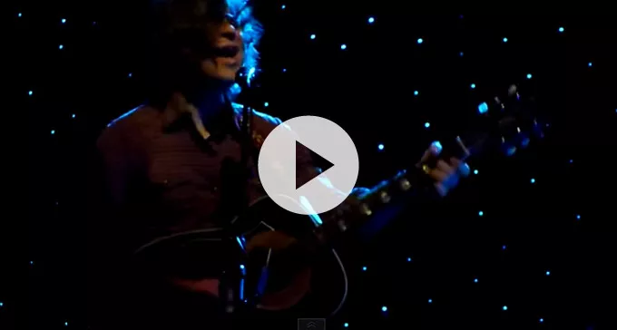 Se: Ryan Adams hylder Dave Grohl med cover af Foo Fighters 