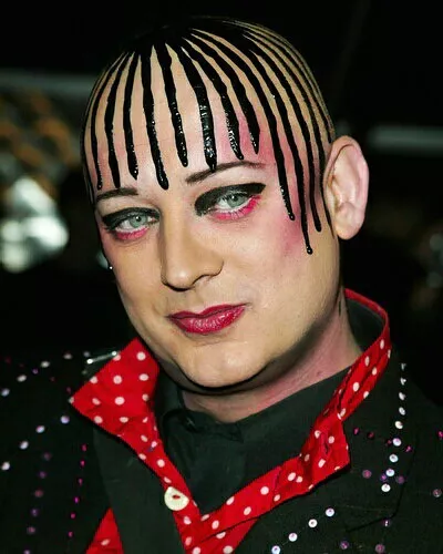 Boy George indrømmer tilfangetagelse