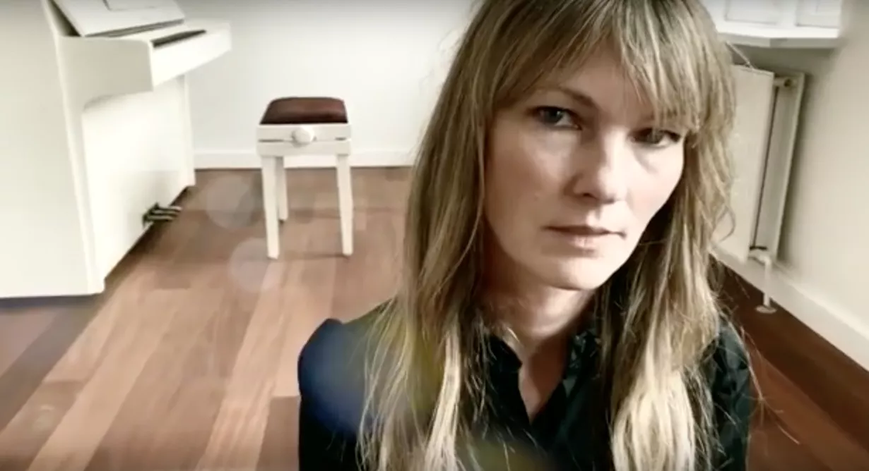 Forsigtige kompositioner kæmper med at bryde ud