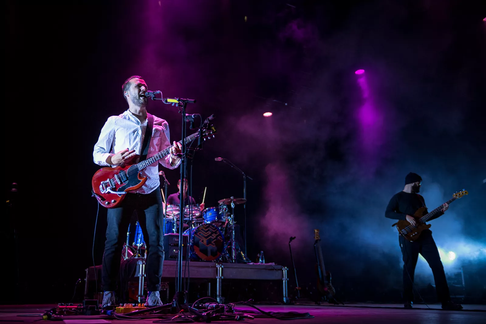 White Lies på Smukfest: – Var det Passenger, der lavede "7 Years"?