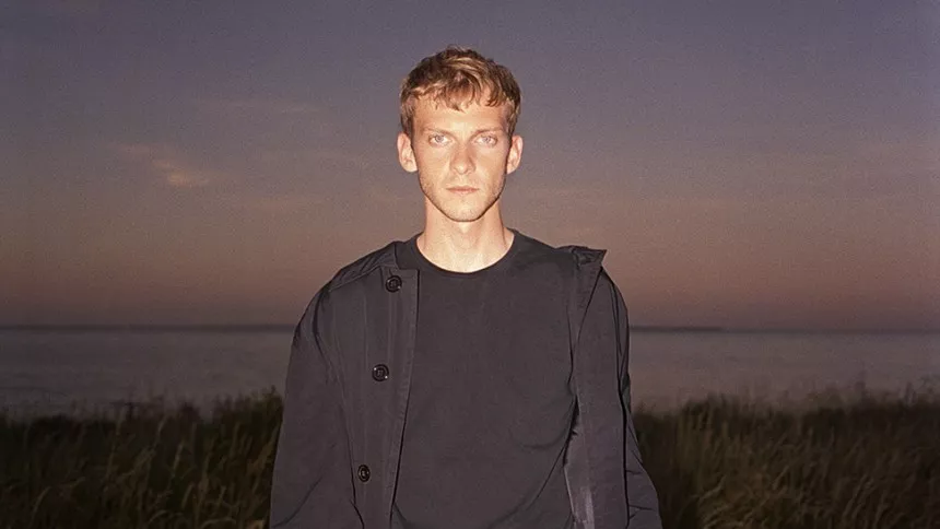 Alting løser sig før eller siden – det er Nicklas Sahls debutalbum beviset på