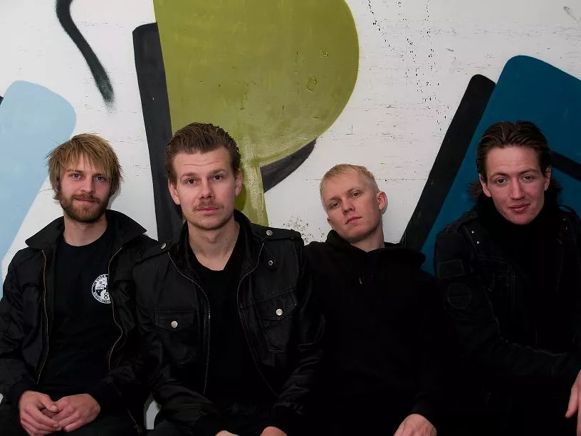 Gasblå - Rå drengedrømme på dansk