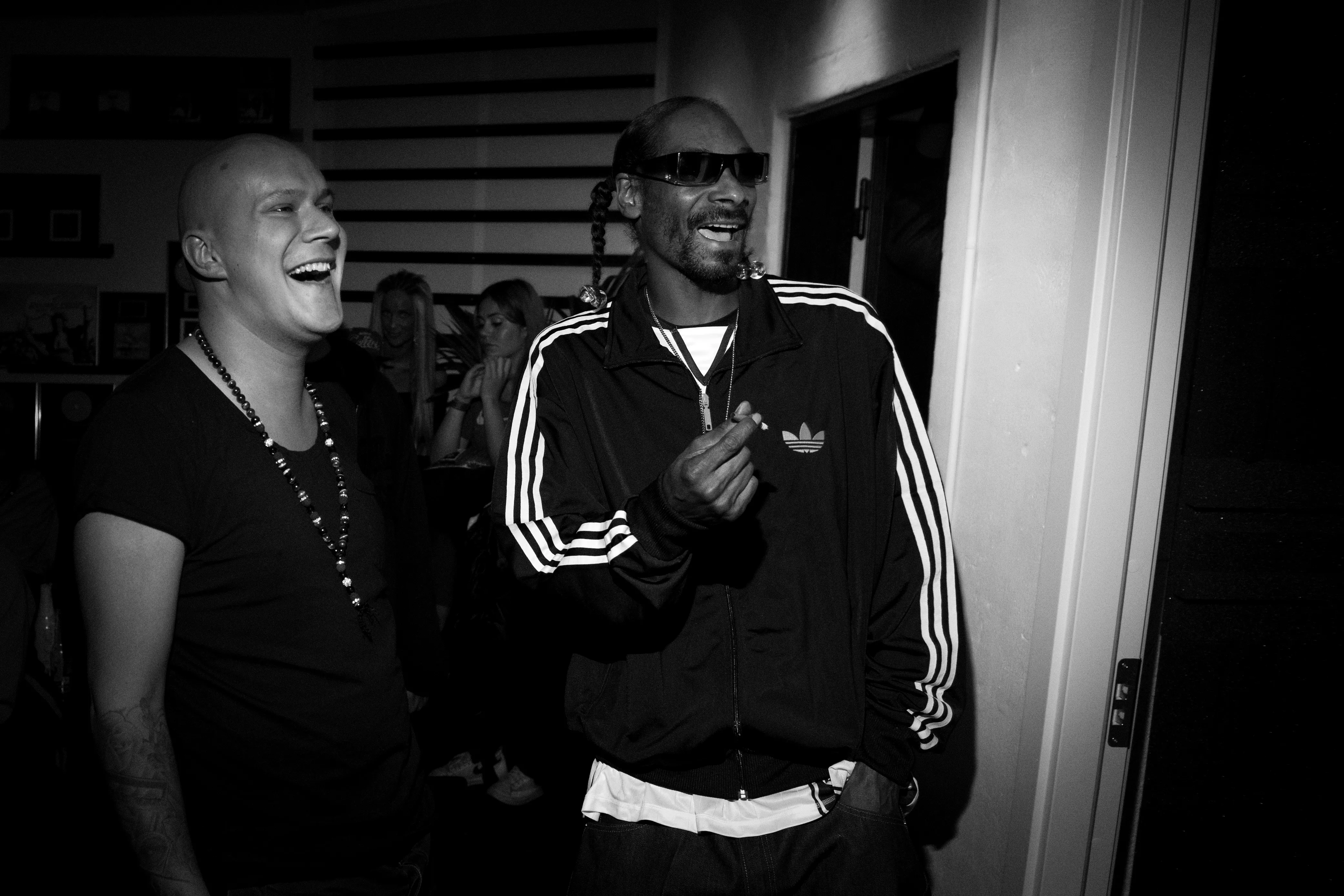 Snoop Dogg roser Kato i video