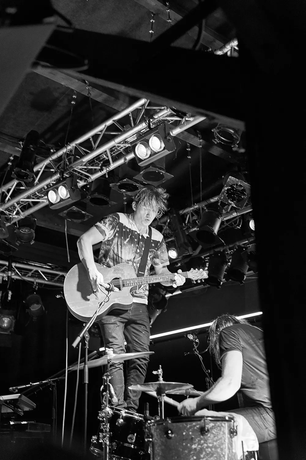 Efter olyckan – nu drar Johnossi på sommarturné