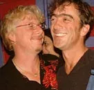 Bill Berry spiller med R.E.M. igen