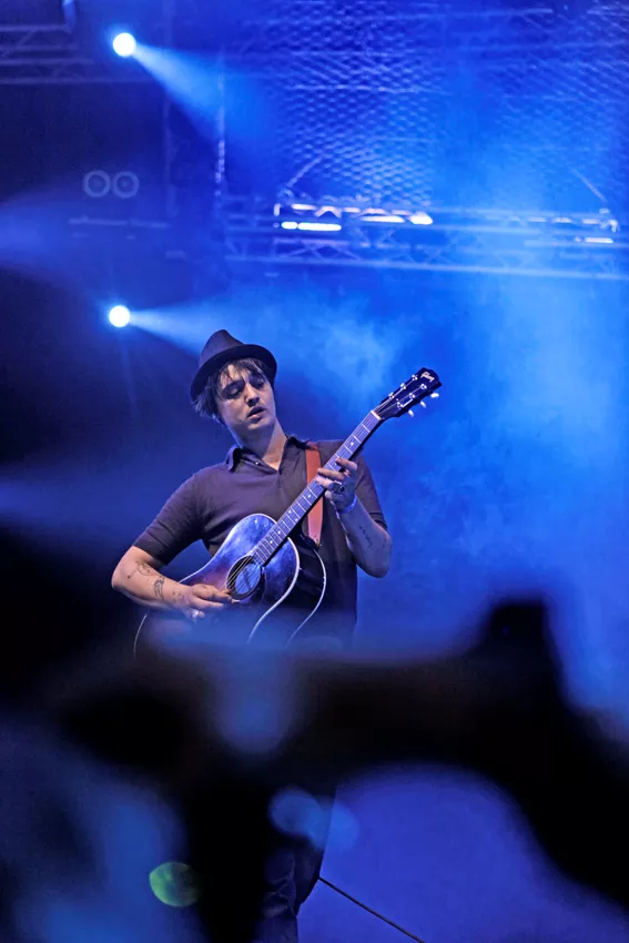 Pete Doherty bombarderet med bagels
