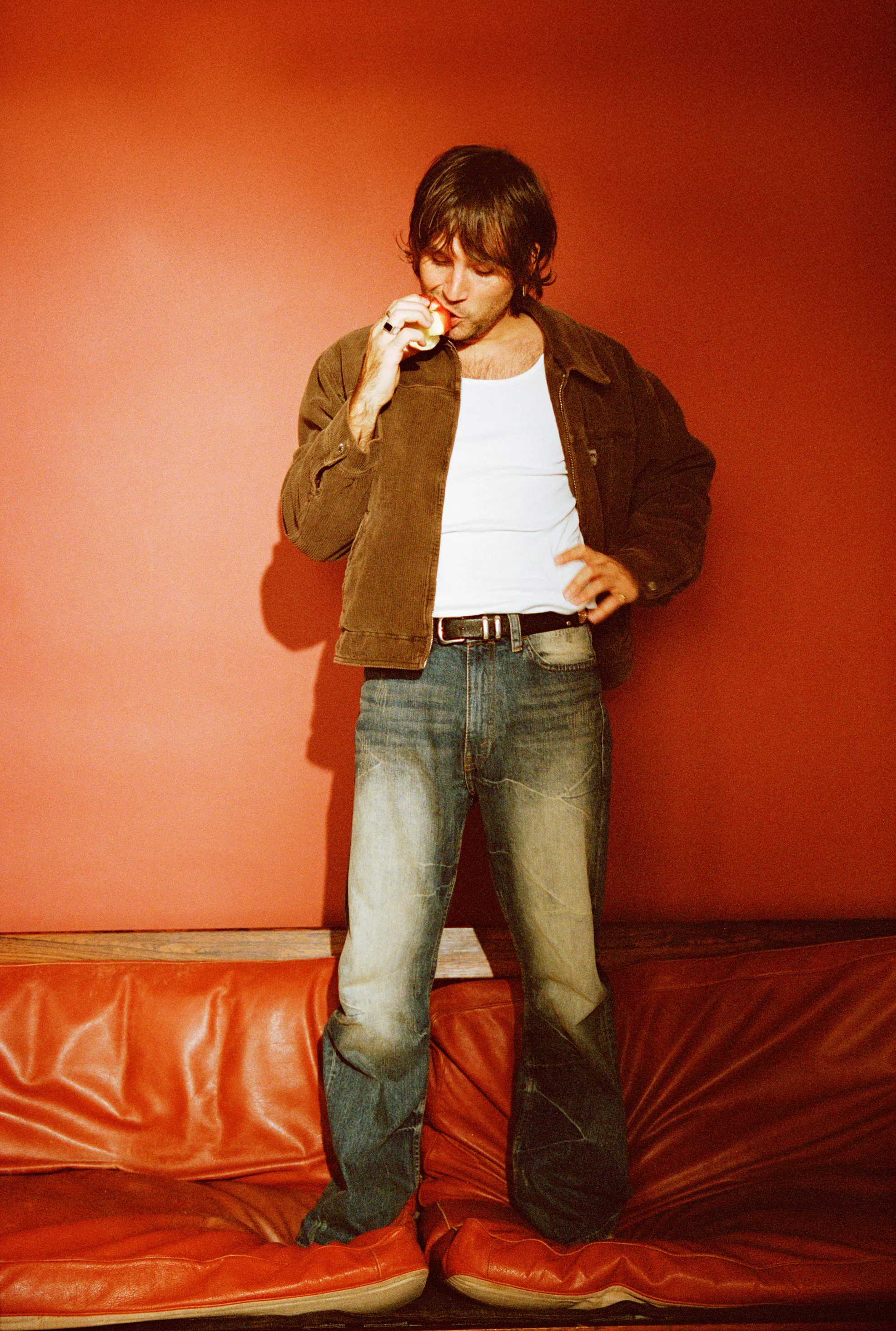 Den svenska indieartisten Kasino är aktuell med den nya singeln "Ett varv till".