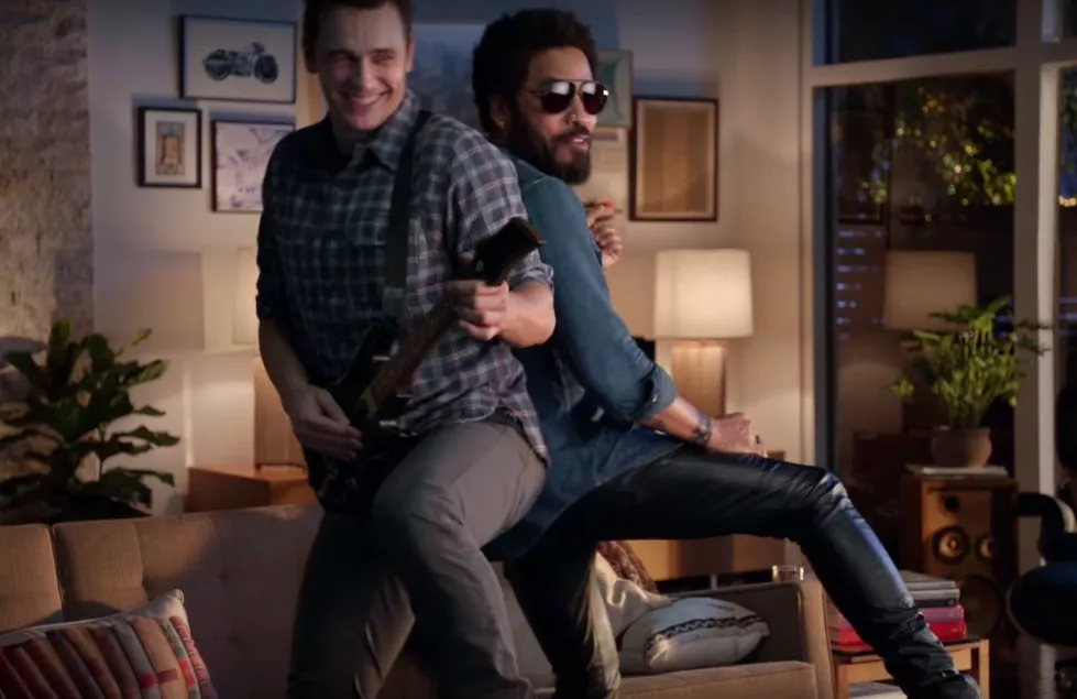 Här driver James Franco och Lenny Kravitz med #Penisgate