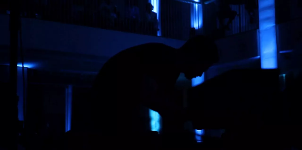 Video: Kom med bag scenerne hos August Rosenbaum