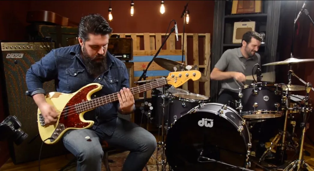 La bassen og trommene være din guide