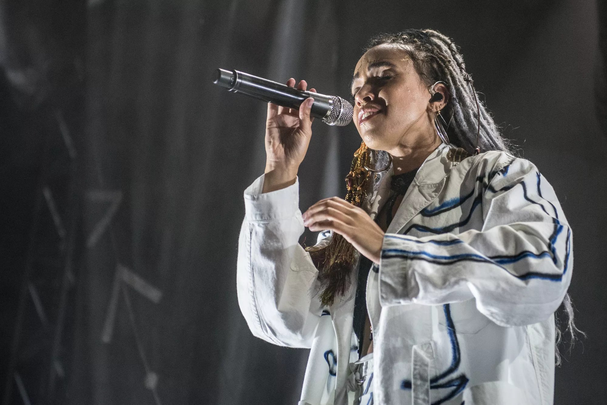 FKA Twigs jobbar med Bill Skarsgård i ny film