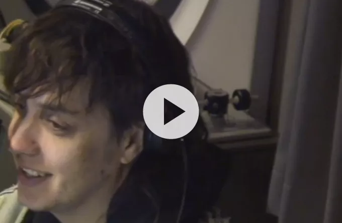 Se Julian Casablancas quizze i dansk jul