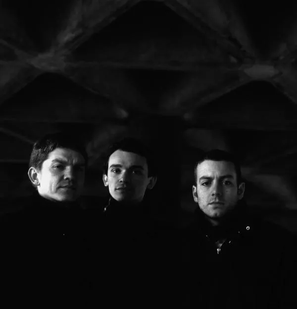 Pop Revo tilføjer Field Music