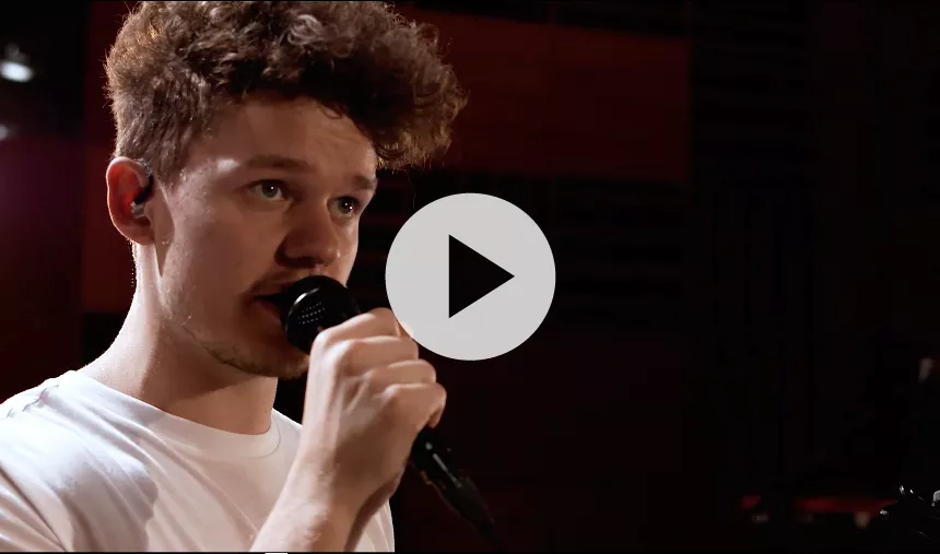 Saveus annoncerer turné med ny live-video