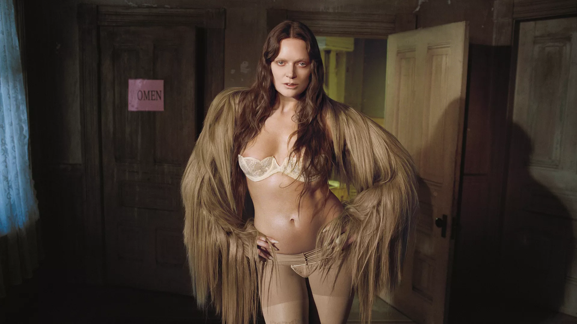 Tove Lo har släppt sin första singel från det kommande albumet "ESTRUS".
