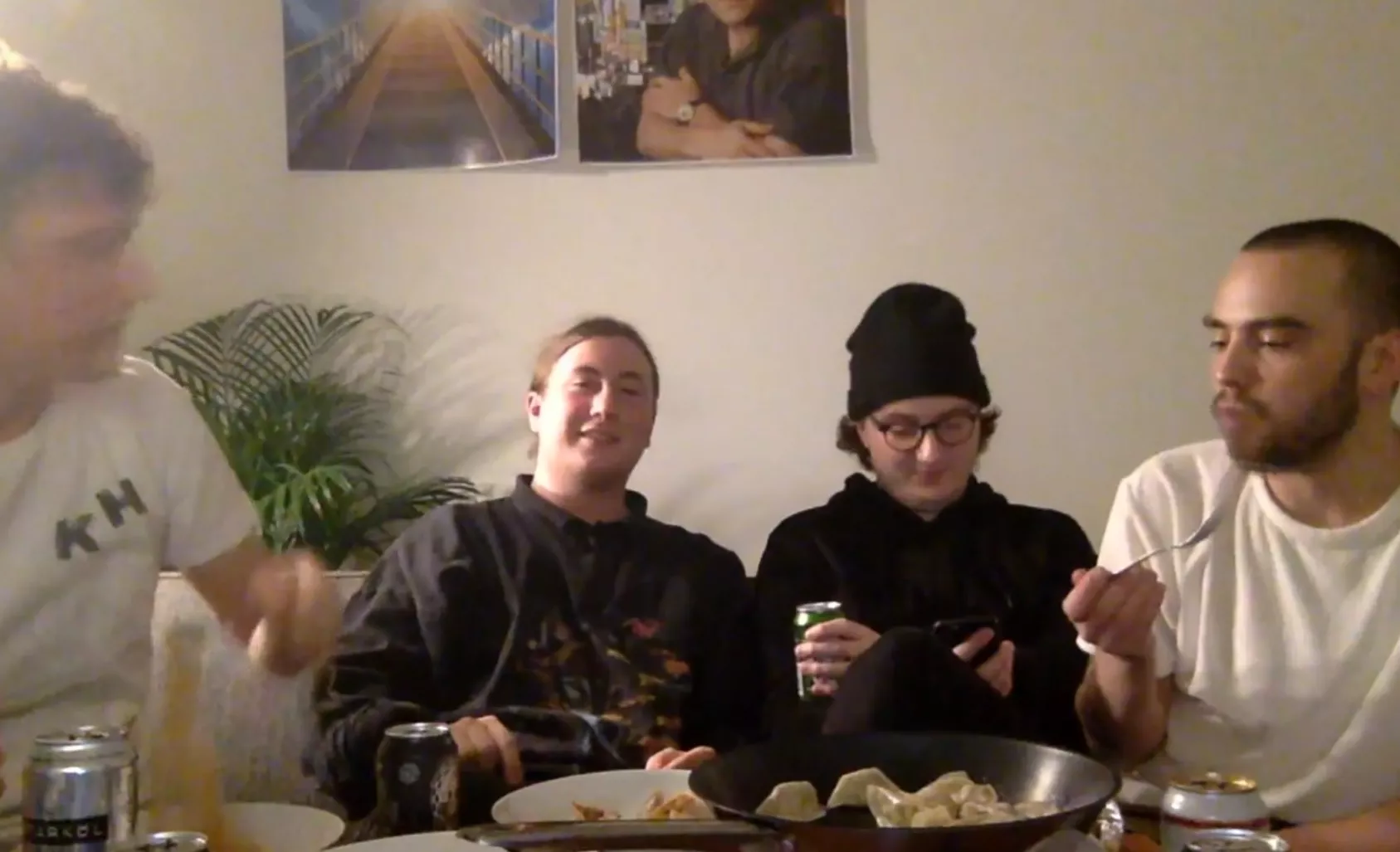 LUCKA 15: Elliot bjuder på Mukbang Session
