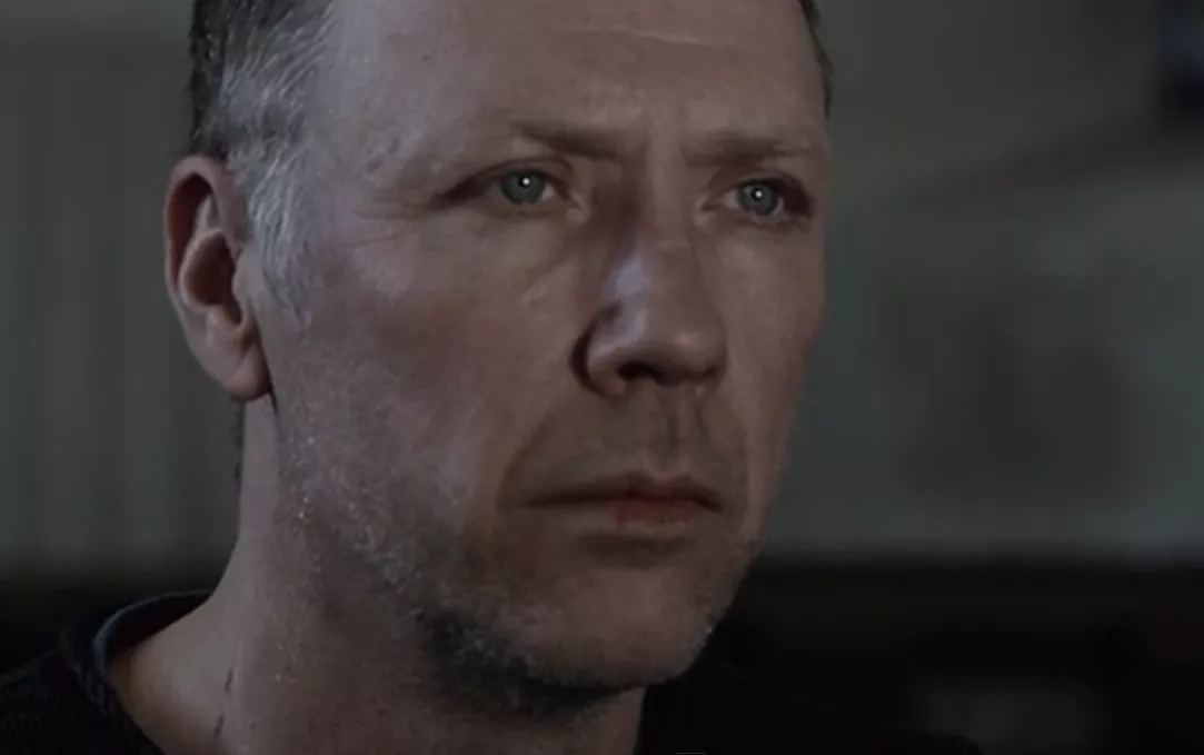 Se Mikael Persbrandt i ny musikvideo