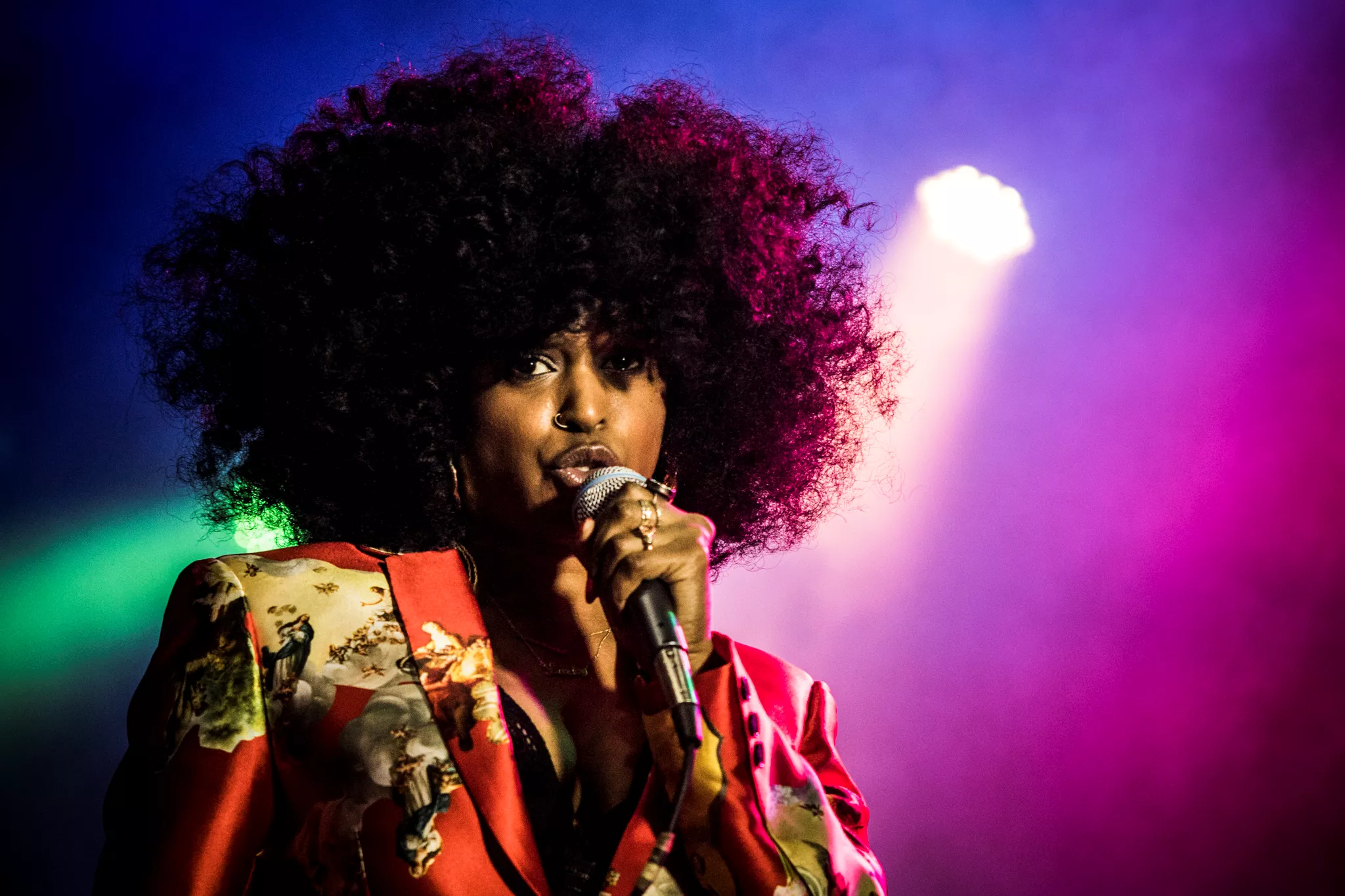 ANMELDELSE: "Shake your money maker" med good vibes-dronningen