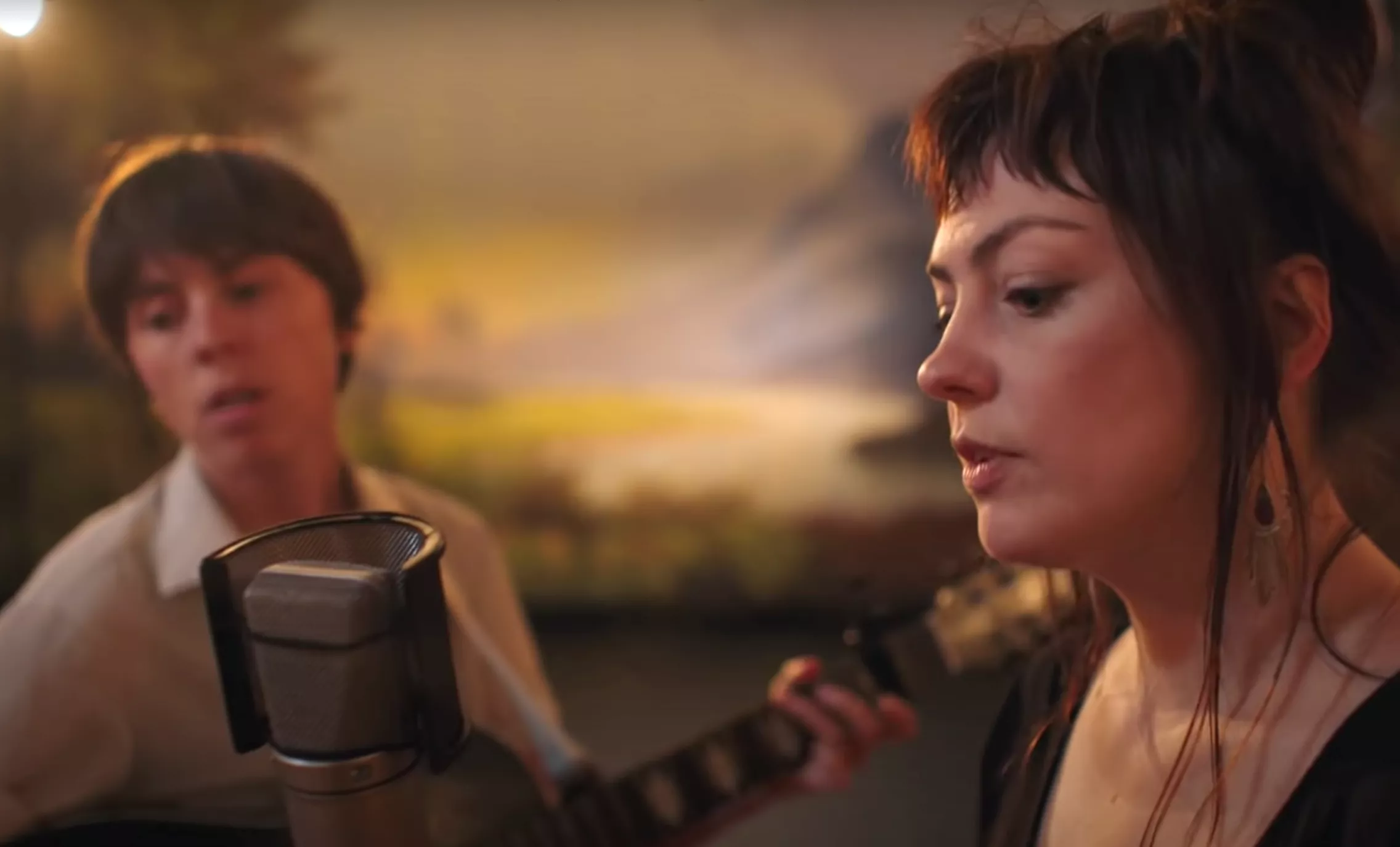 Se Angel Olsen og Hand Habits synge gåsehudsfremkalende Tom Petty-cover