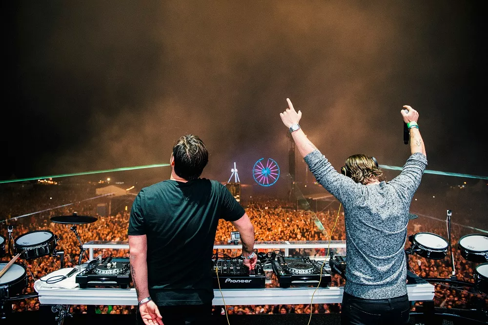 Axwell ^ Ingrosso : Tinderbox, Blå Scene