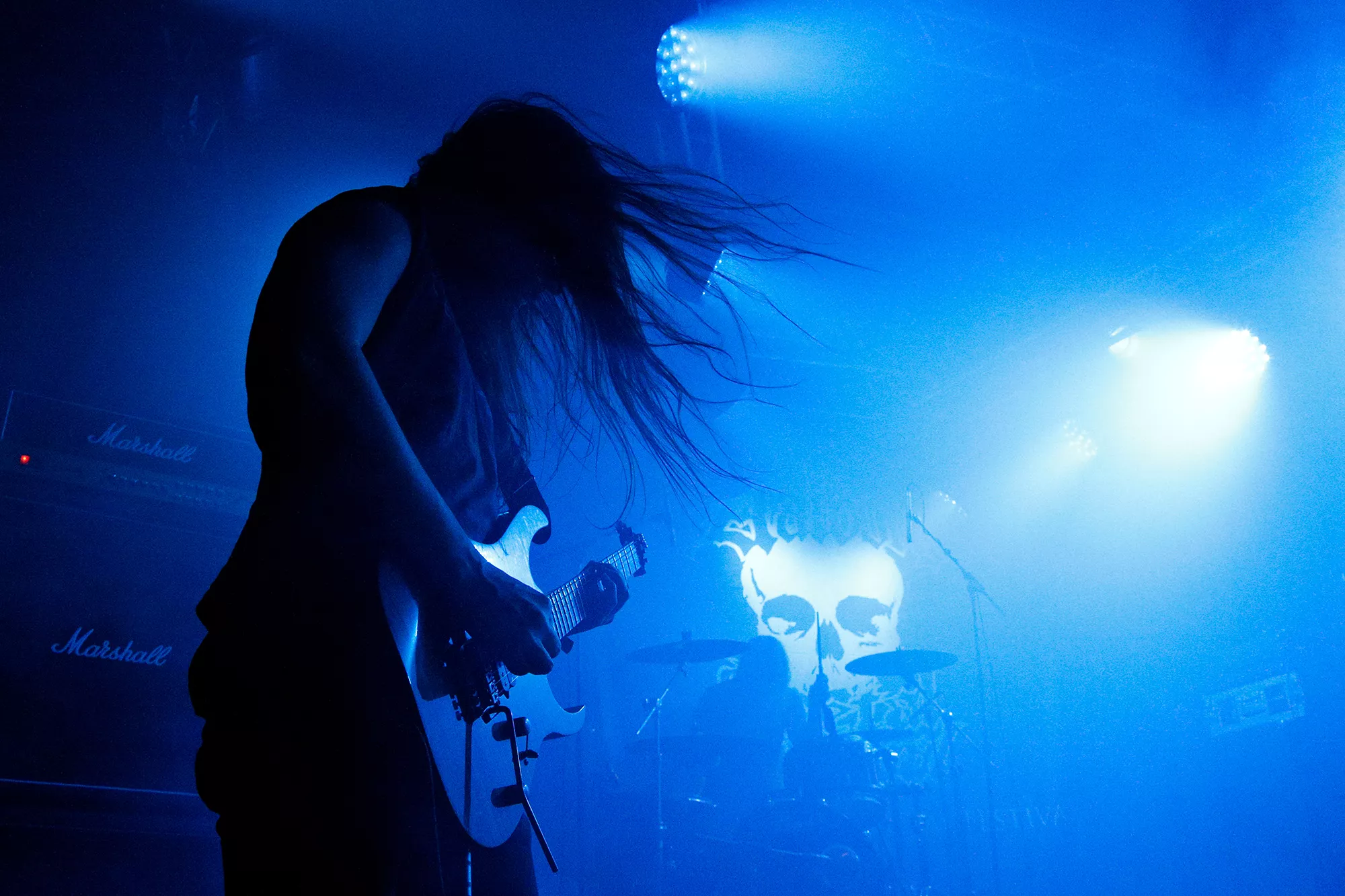 Solbrud spiller black-metal koncert i kirkens hellige rum