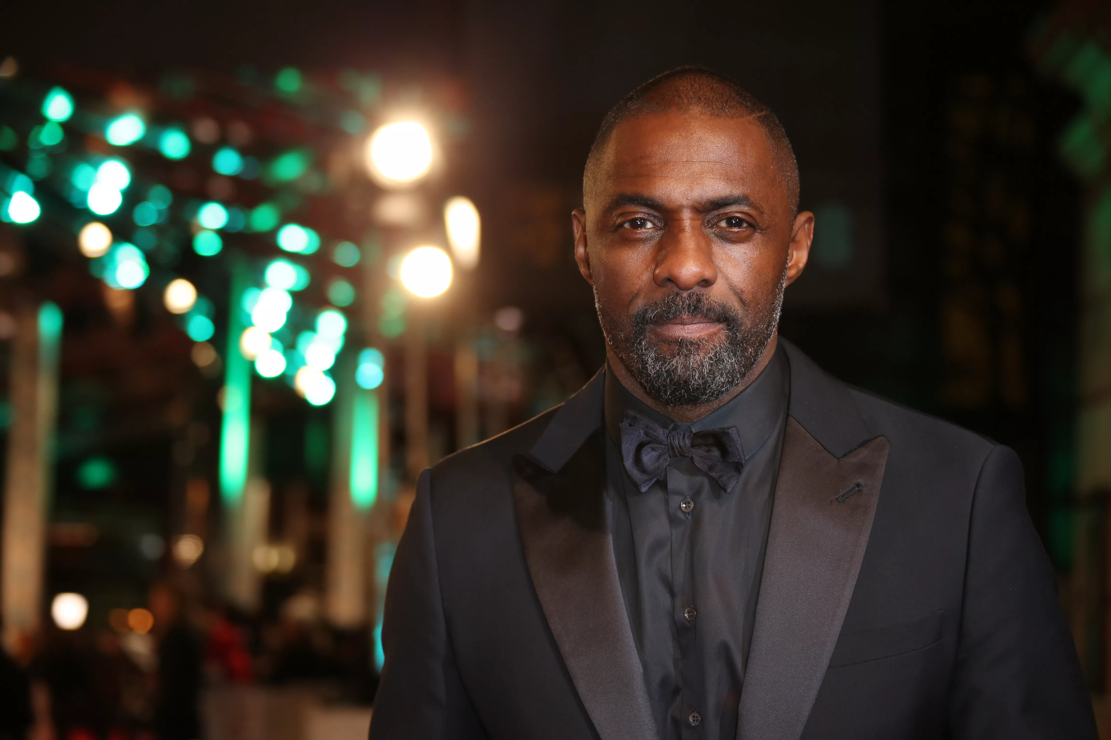 Idris Elba starter plateselskap