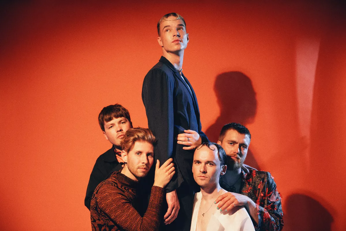 SOLSTORM: Søn varsler nyt album og stor koncert